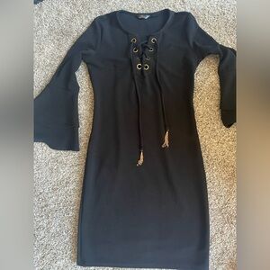 Mlle Gabrielle Woman’s Bell Sleeve dress in SZ M in gently used condition